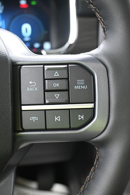 Ford F-150 Vehicle Full-screen Gallery Image 19