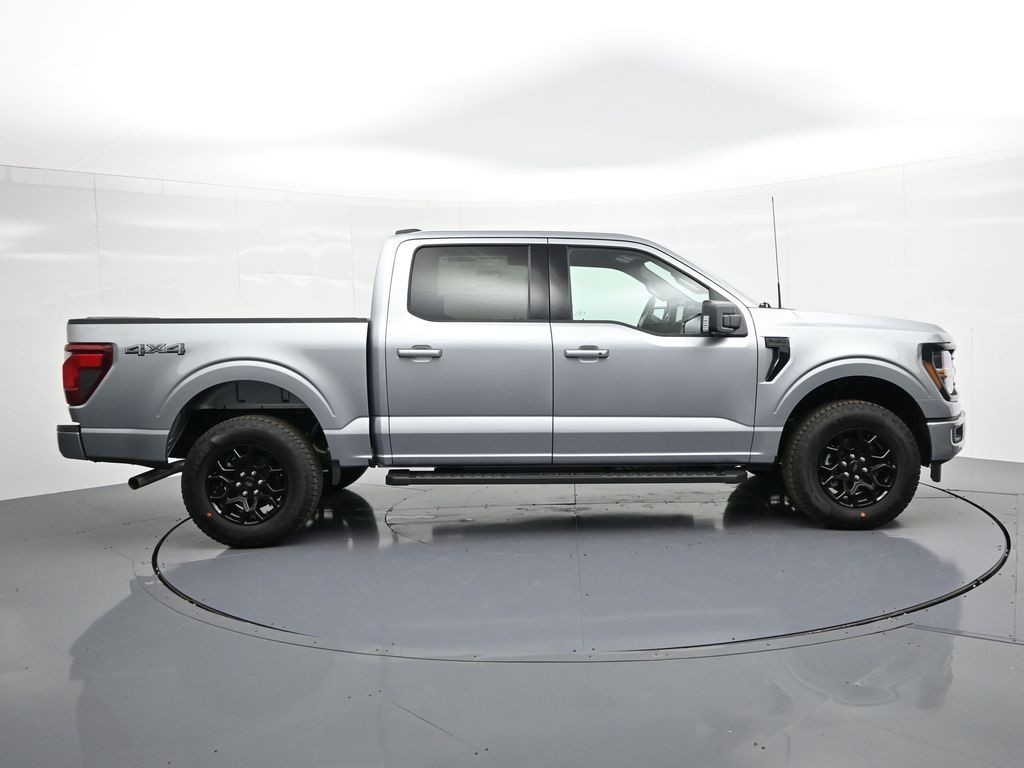 Ford F-150 Vehicle Full-screen Gallery Image 5