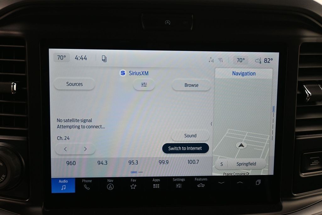 Ford F-150 Vehicle Full-screen Gallery Image 11