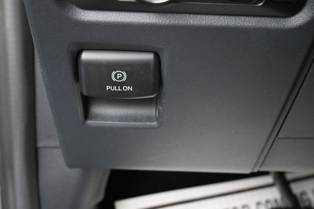 Ford F-150 Vehicle Full-screen Gallery Image 23