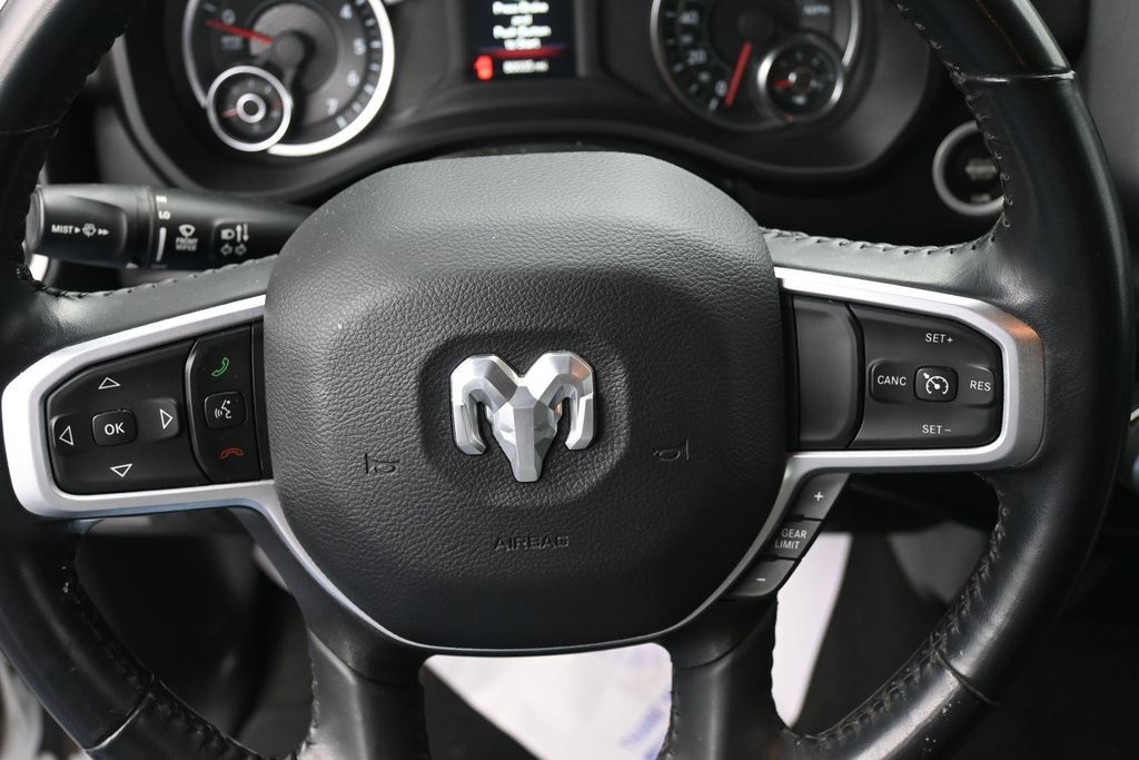 Ram 1500 Vehicle Full-screen Gallery Image 18