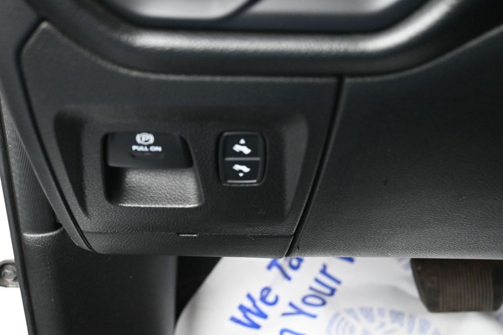 Ram 1500 Vehicle Full-screen Gallery Image 20