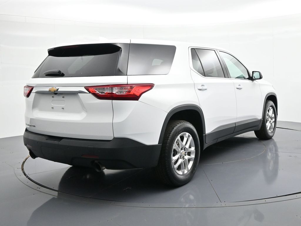 Chevrolet Traverse Vehicle Full-screen Gallery Image 6