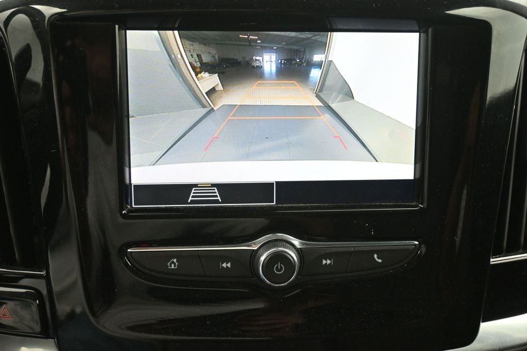 Chevrolet Traverse Vehicle Full-screen Gallery Image 12