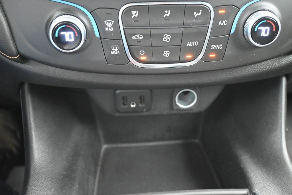 Chevrolet Traverse Vehicle Full-screen Gallery Image 13