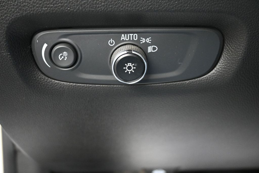 Chevrolet Traverse Vehicle Full-screen Gallery Image 19