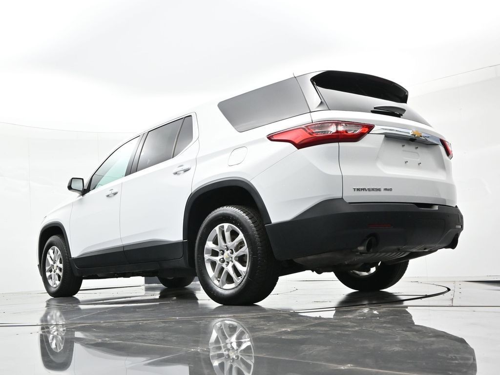 Chevrolet Traverse Vehicle Full-screen Gallery Image 26