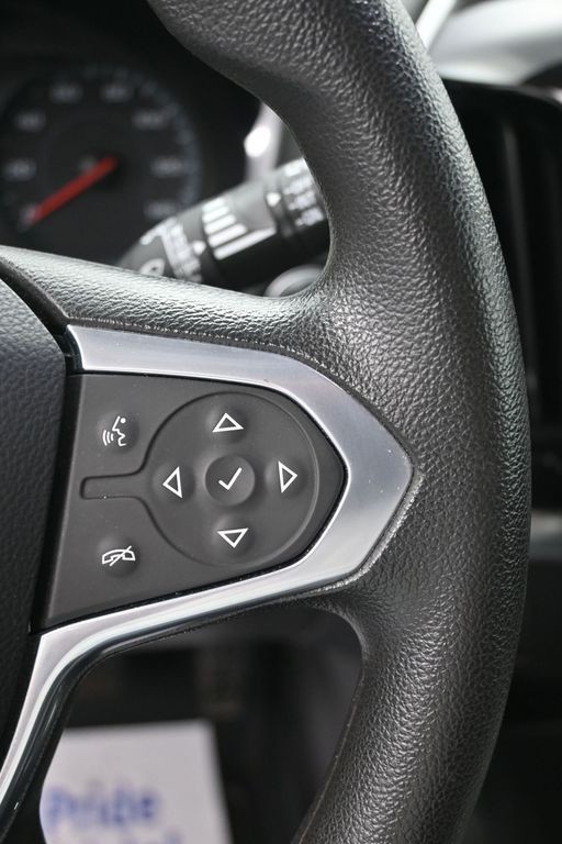 Chevrolet Traverse Vehicle Full-screen Gallery Image 17