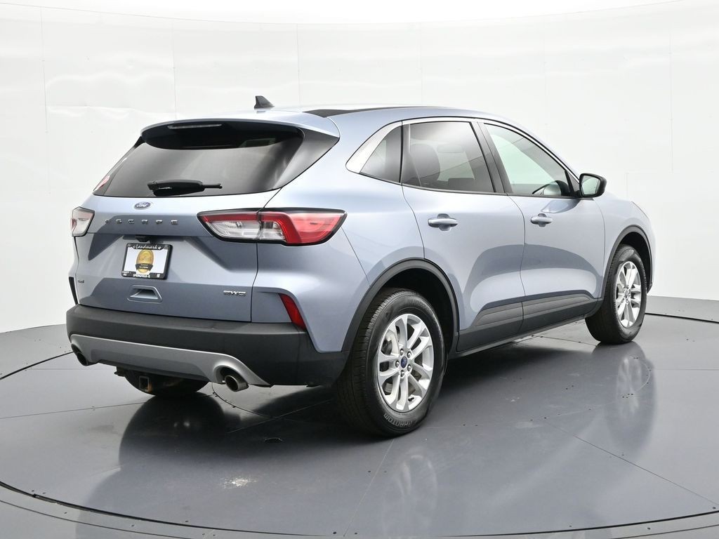 Ford Escape Vehicle Full-screen Gallery Image 06