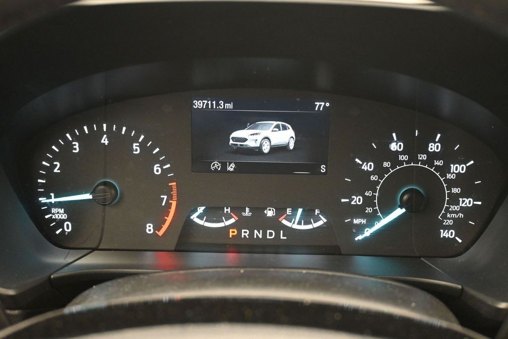Ford Escape Vehicle Full-screen Gallery Image 10