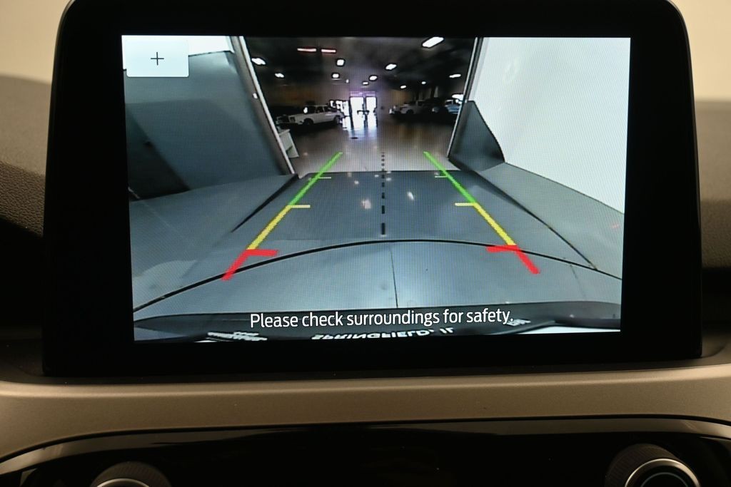 Ford Escape Vehicle Full-screen Gallery Image 12
