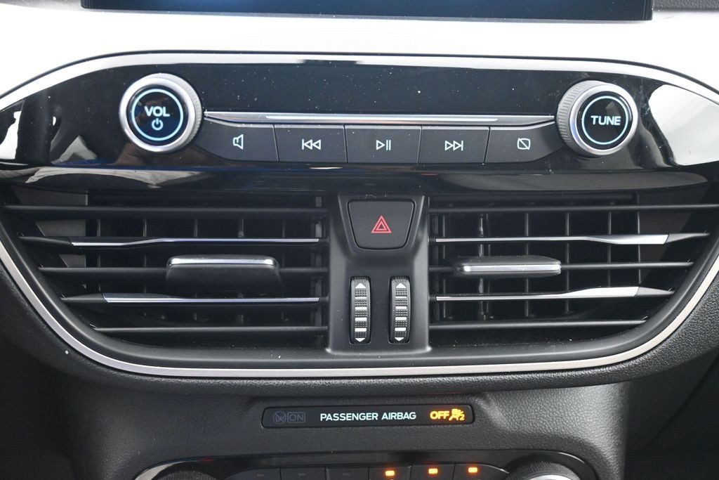 Ford Escape Vehicle Full-screen Gallery Image 13