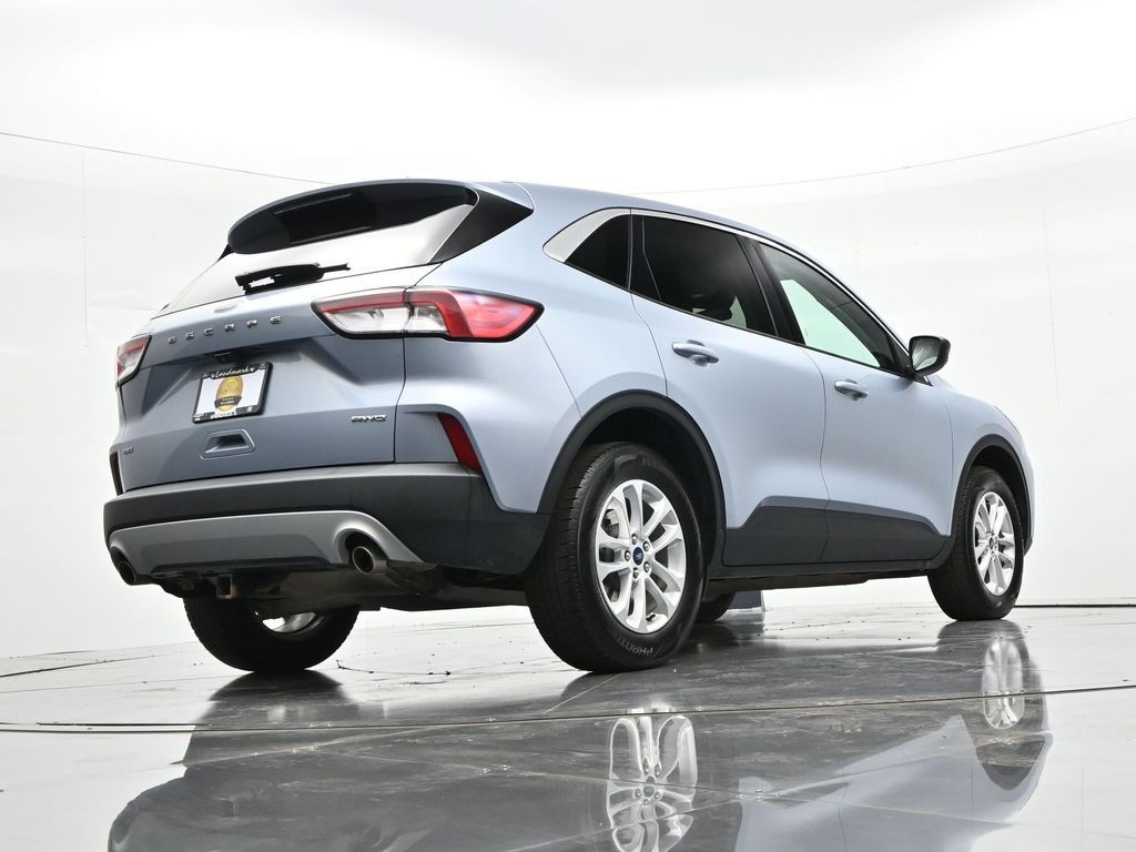 Ford Escape Vehicle Full-screen Gallery Image 28