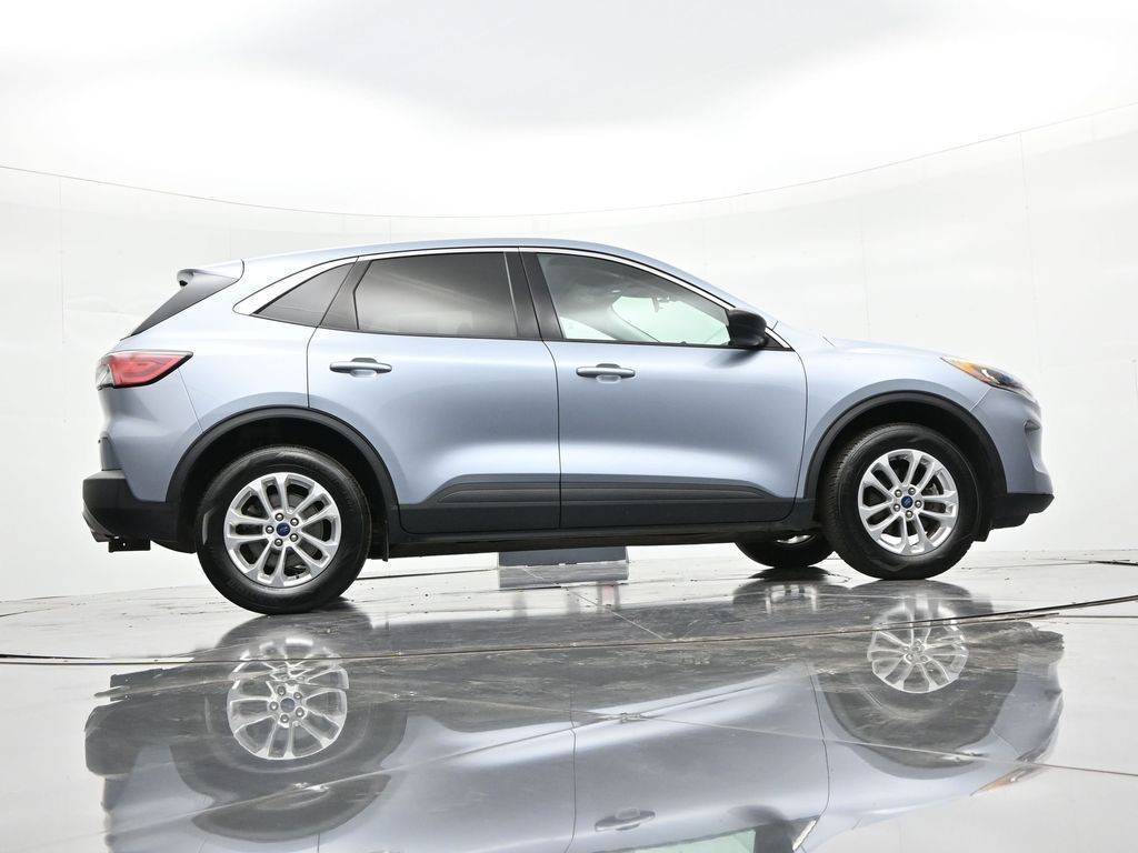 Ford Escape Vehicle Full-screen Gallery Image 29