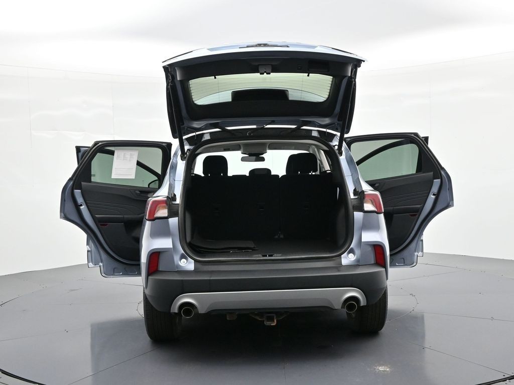 Ford Escape Vehicle Full-screen Gallery Image 33