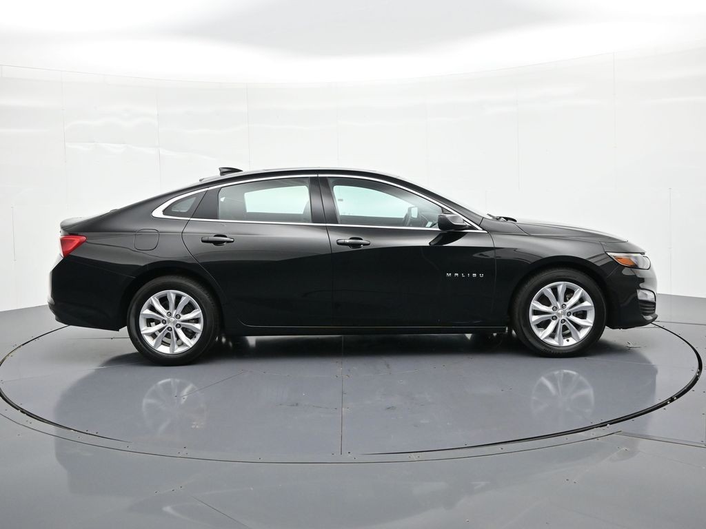 Chevrolet Malibu Vehicle Full-screen Gallery Image 05