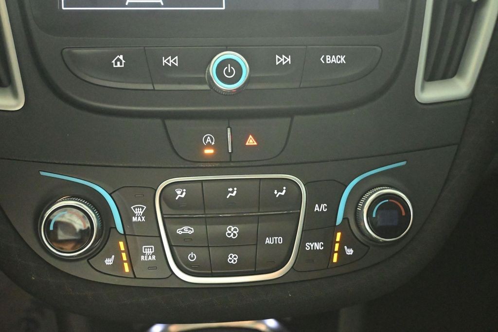 Chevrolet Malibu Vehicle Full-screen Gallery Image 13
