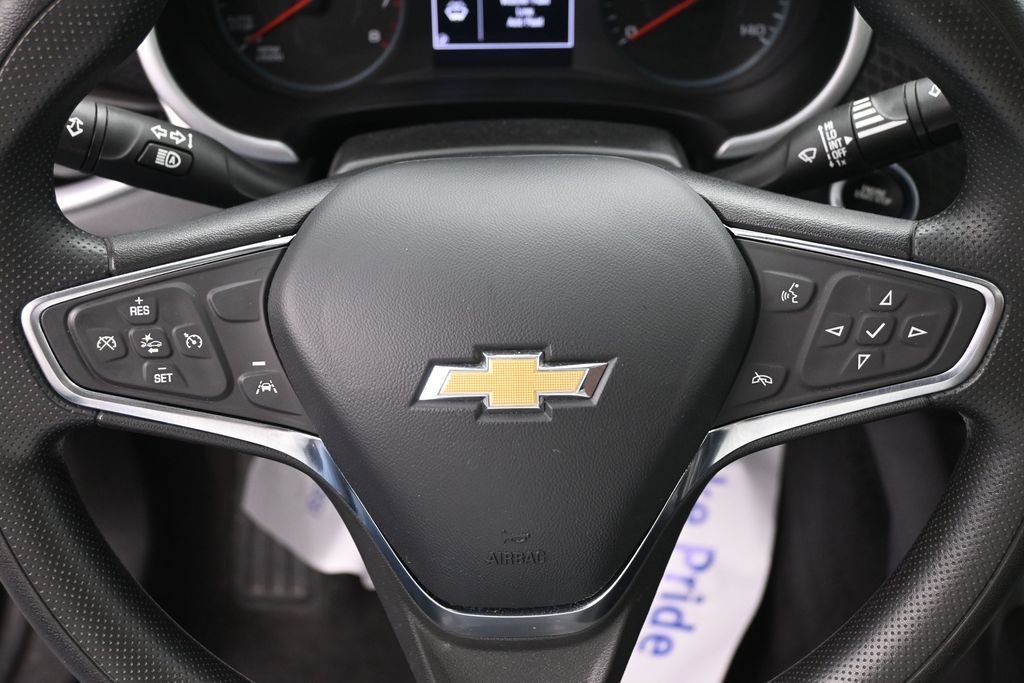 Chevrolet Malibu Vehicle Full-screen Gallery Image 17