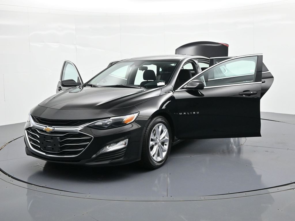 Chevrolet Malibu Vehicle Full-screen Gallery Image 31