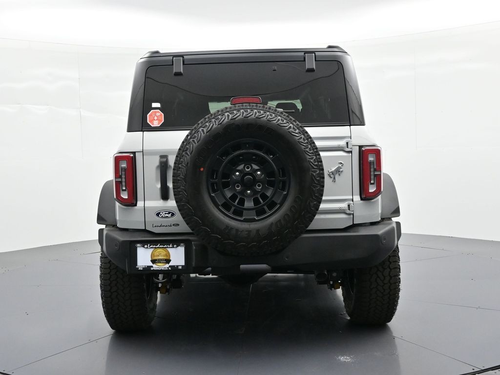 Ford Bronco Vehicle Full-screen Gallery Image 7