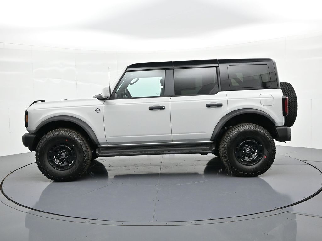 Ford Bronco Vehicle Full-screen Gallery Image 9