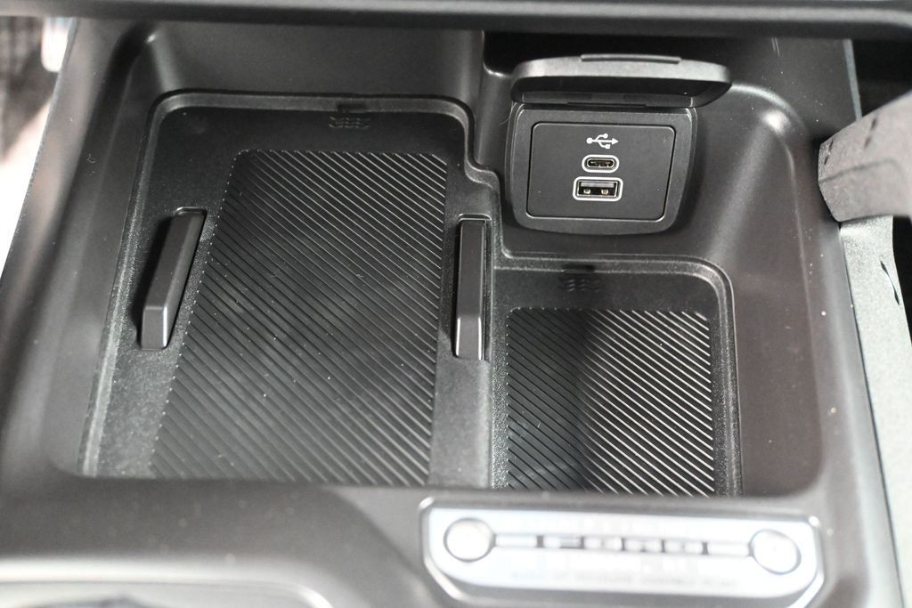 Ford Bronco Vehicle Full-screen Gallery Image 15