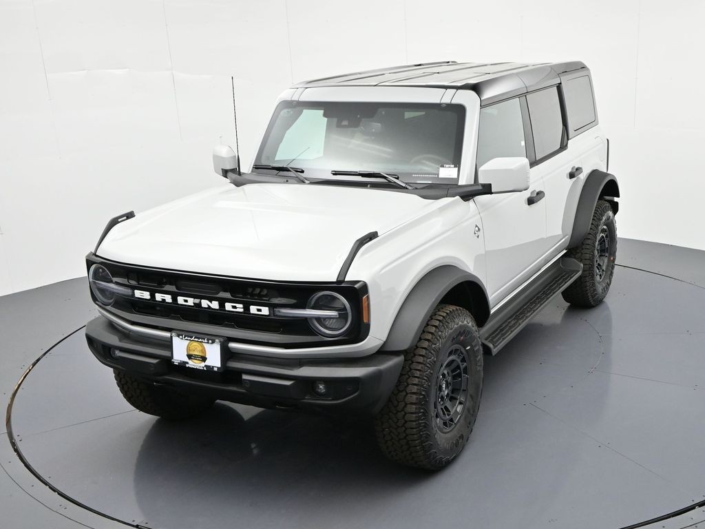 Ford Bronco Vehicle Full-screen Gallery Image 26