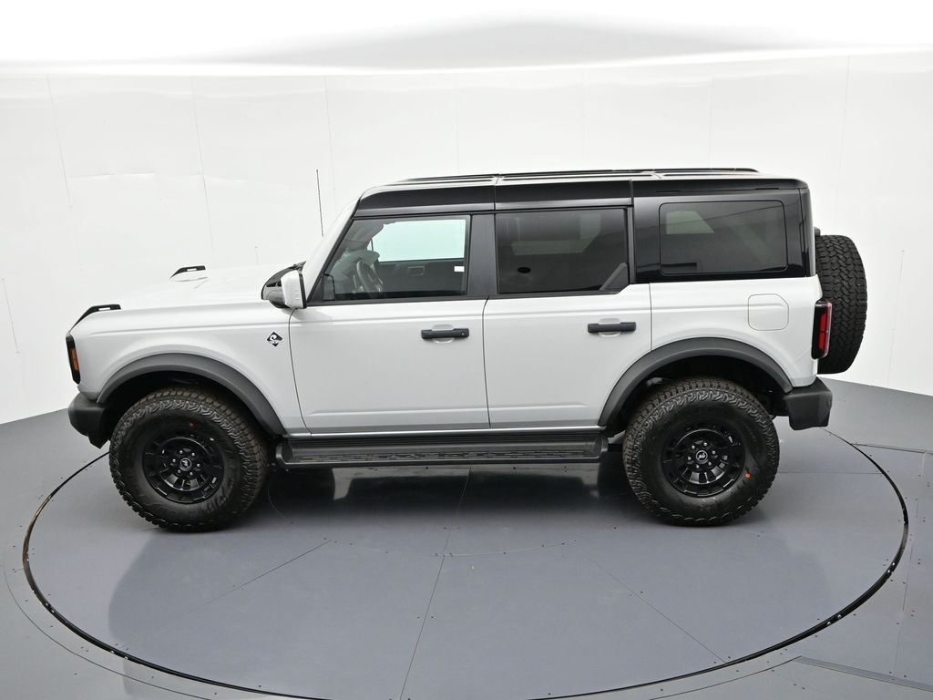 Ford Bronco Vehicle Full-screen Gallery Image 27