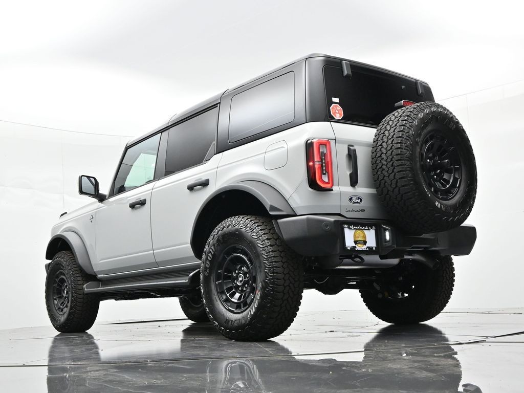 Ford Bronco Vehicle Full-screen Gallery Image 28