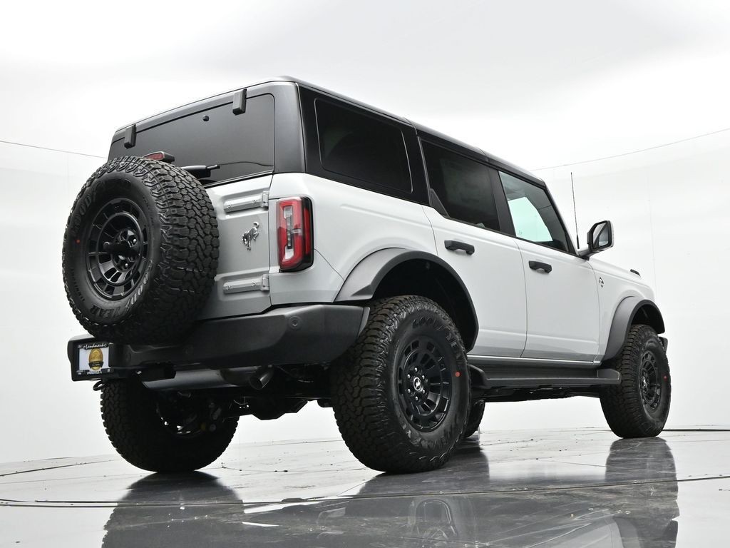 Ford Bronco Vehicle Full-screen Gallery Image 30