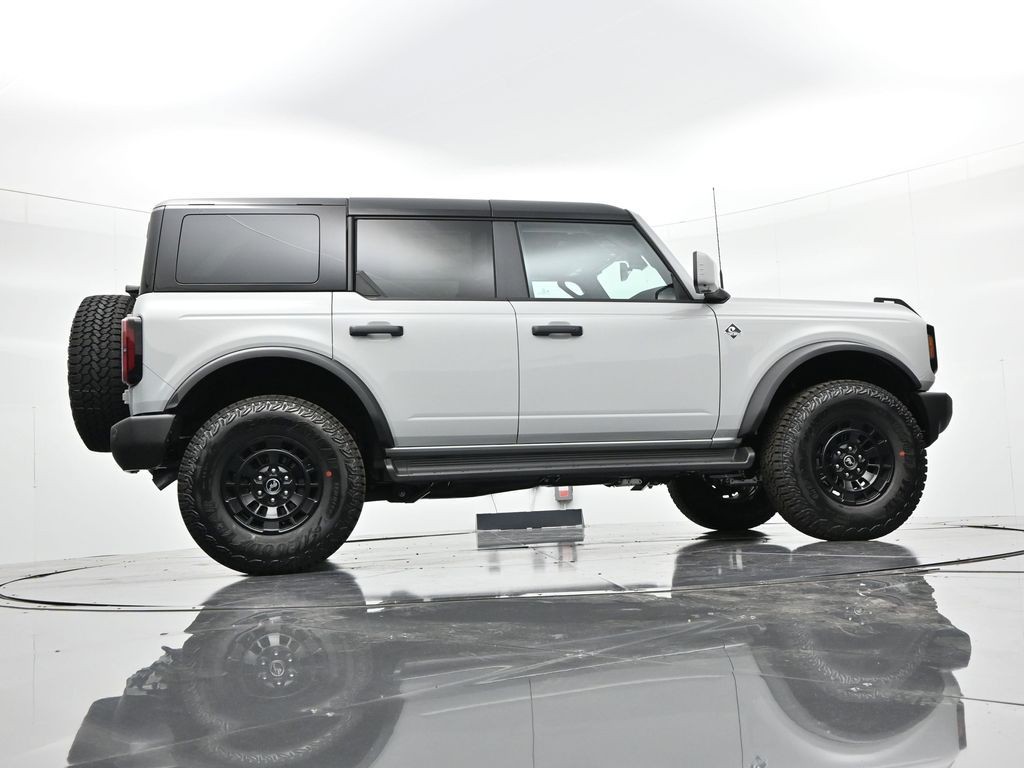 Ford Bronco Vehicle Full-screen Gallery Image 31