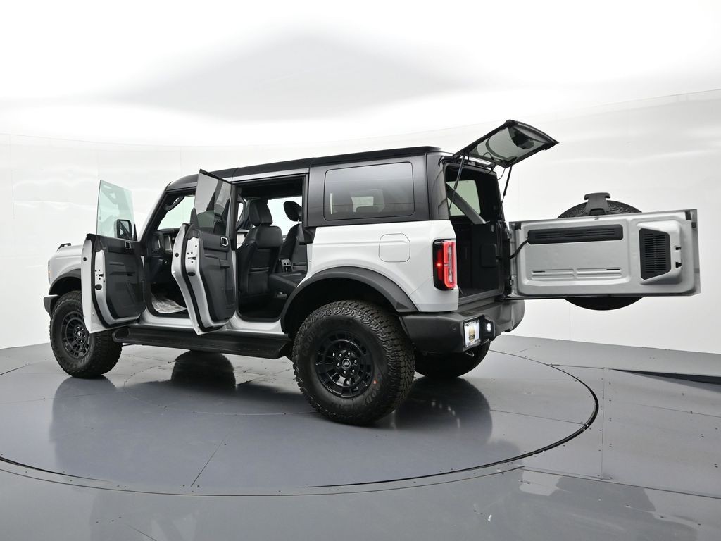 Ford Bronco Vehicle Full-screen Gallery Image 33