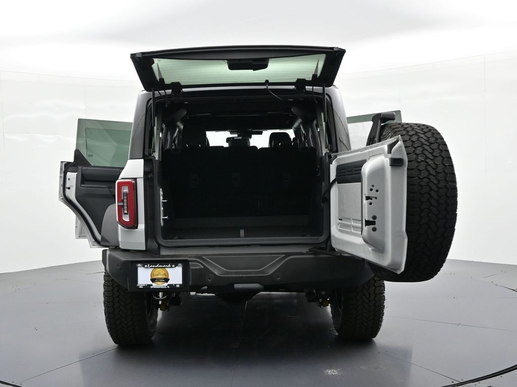 Ford Bronco Vehicle Full-screen Gallery Image 35