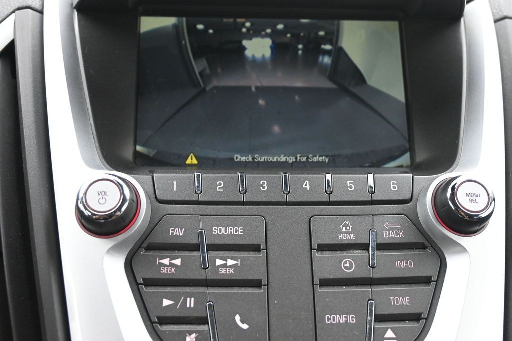 GMC Terrain Vehicle Full-screen Gallery Image 12