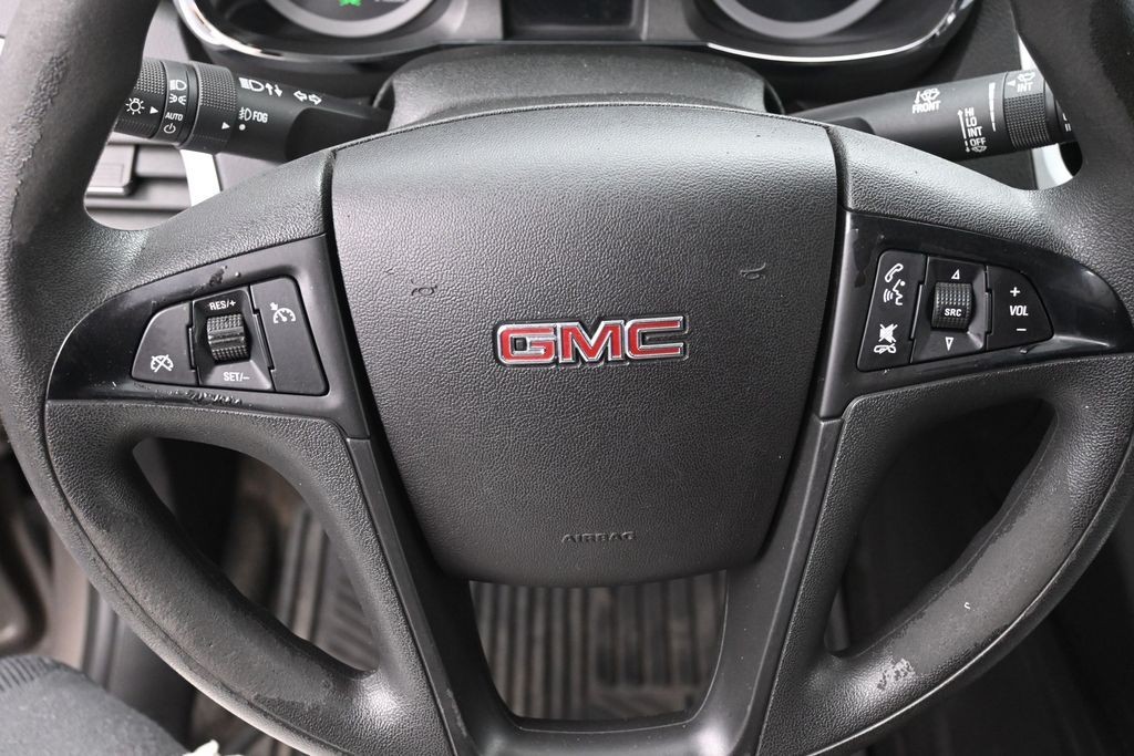 GMC Terrain Vehicle Full-screen Gallery Image 16