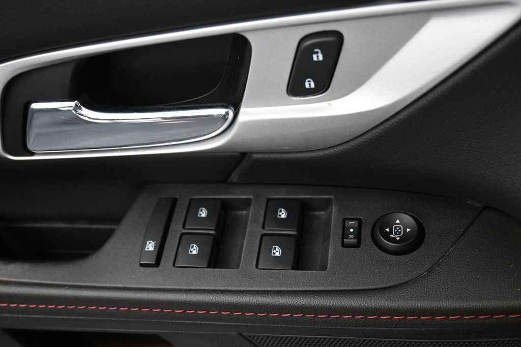 GMC Terrain Vehicle Full-screen Gallery Image 19