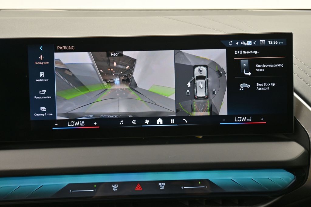 BMW X3 Vehicle Full-screen Gallery Image 12