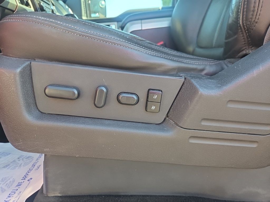 Ford F-150 Vehicle Full-screen Gallery Image 2