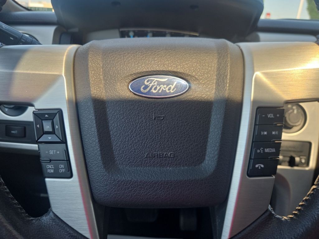 Ford F-150 Vehicle Full-screen Gallery Image 14