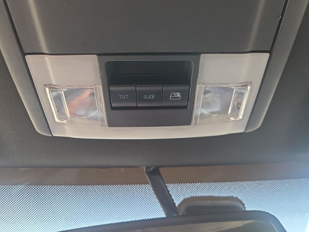 Ford F-150 Vehicle Full-screen Gallery Image 17