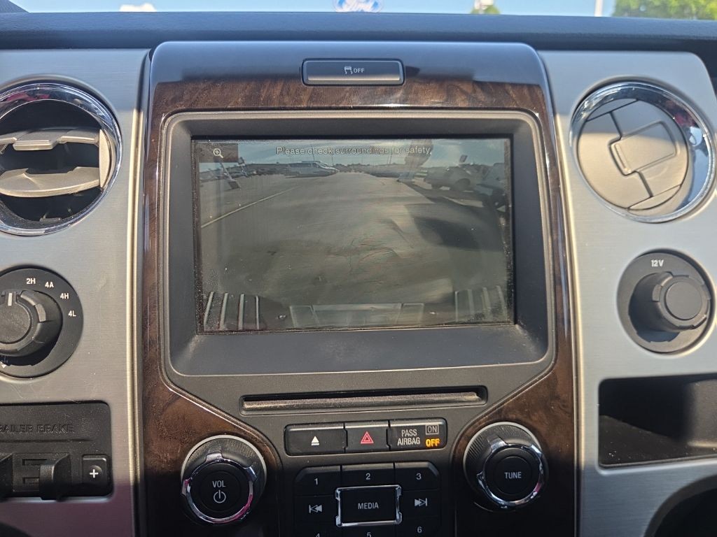 Ford F-150 Vehicle Full-screen Gallery Image 18