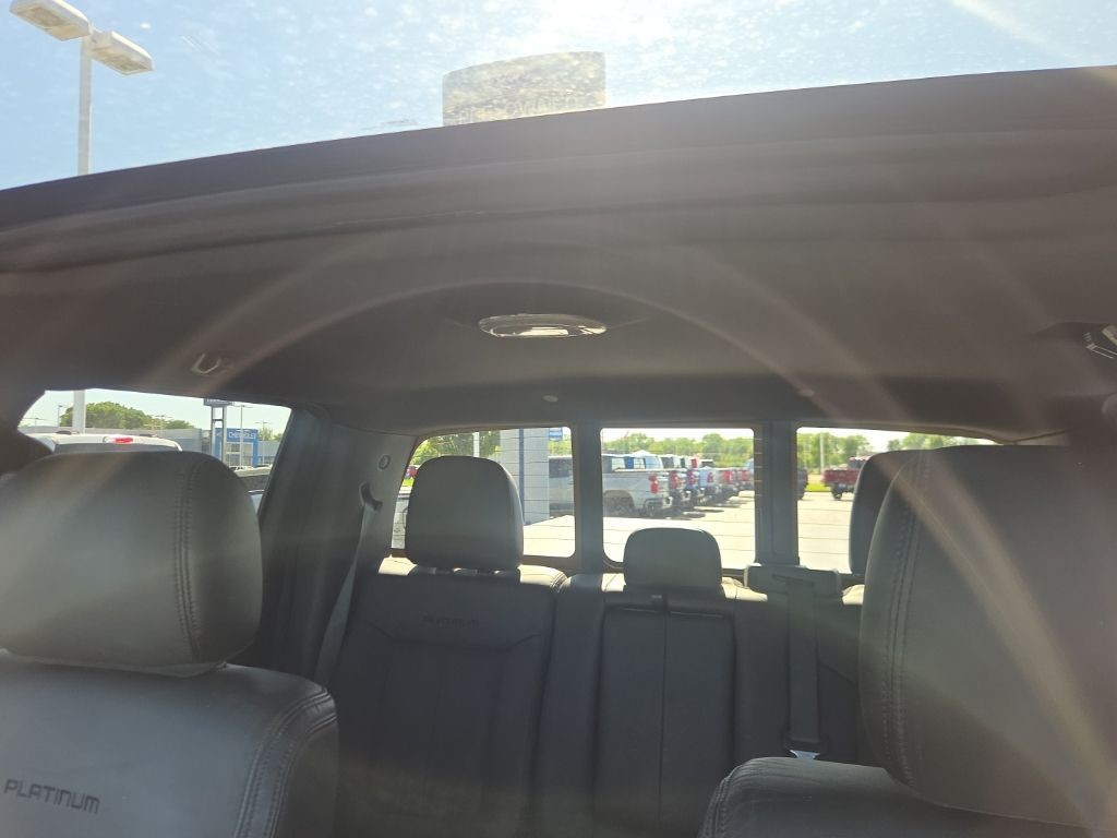 Ford F-150 Vehicle Full-screen Gallery Image 19