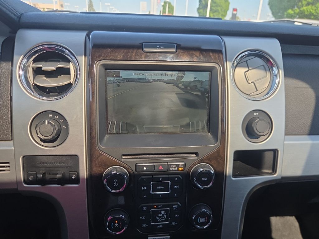 Ford F-150 Vehicle Full-screen Gallery Image 21