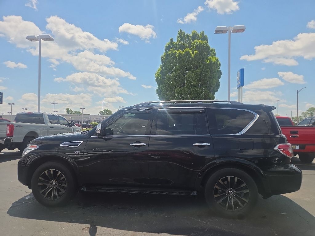 Nissan Armada Vehicle Full-screen Gallery Image 3