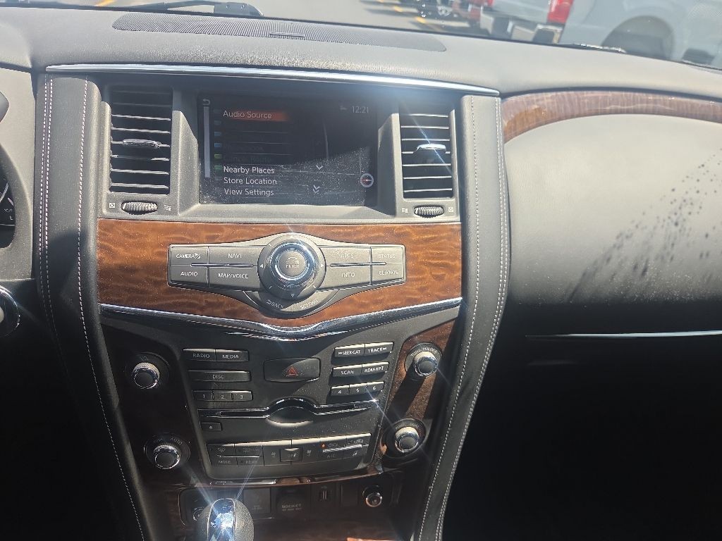 Nissan Armada Vehicle Full-screen Gallery Image 13