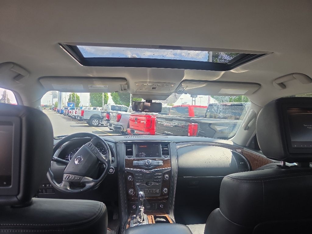 Nissan Armada Vehicle Full-screen Gallery Image 19