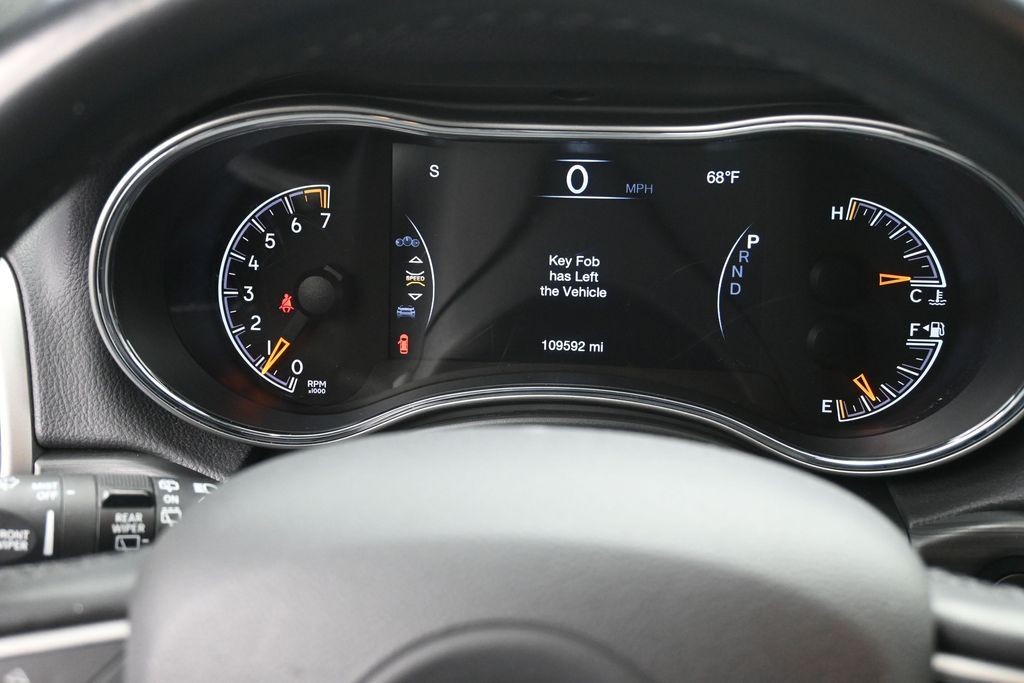 Jeep Grand Cherokee Vehicle Full-screen Gallery Image 10