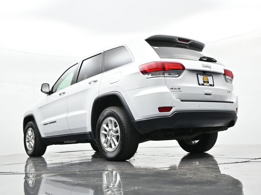 Jeep Grand Cherokee Vehicle Full-screen Gallery Image 23