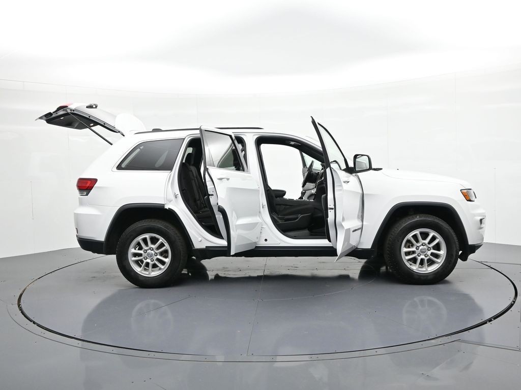 Jeep Grand Cherokee Vehicle Full-screen Gallery Image 27