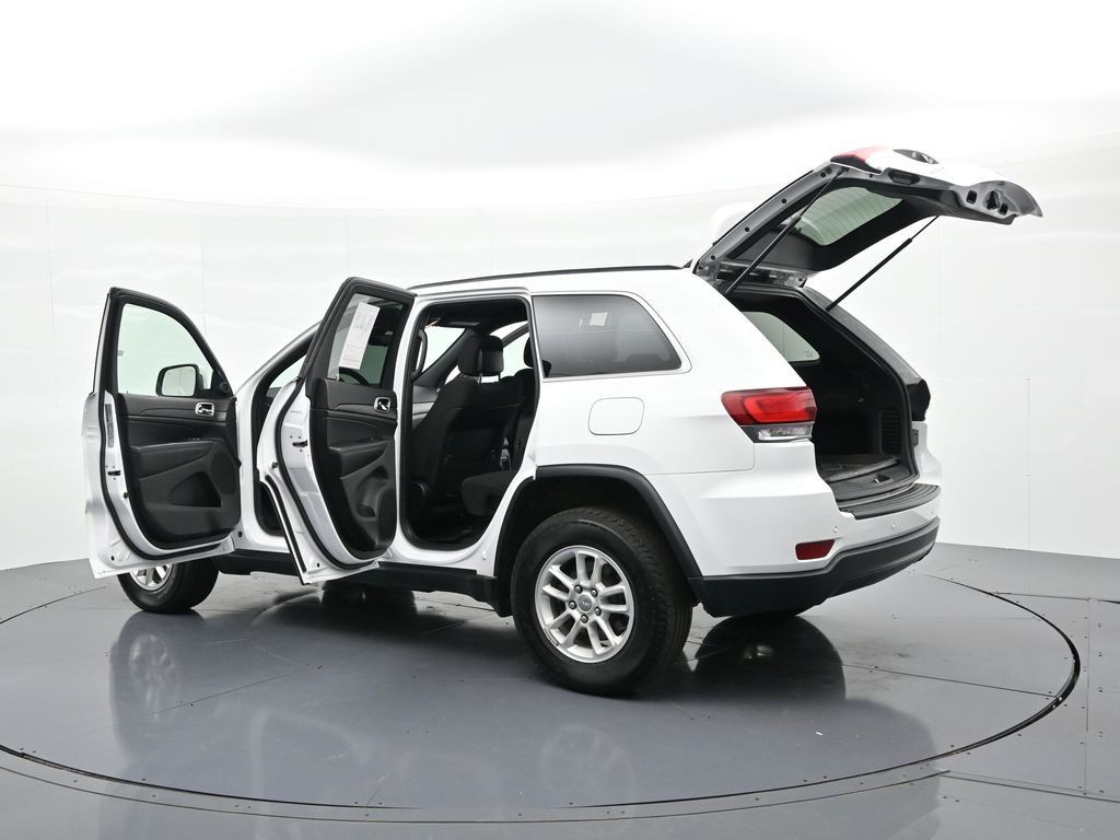 Jeep Grand Cherokee Vehicle Full-screen Gallery Image 28